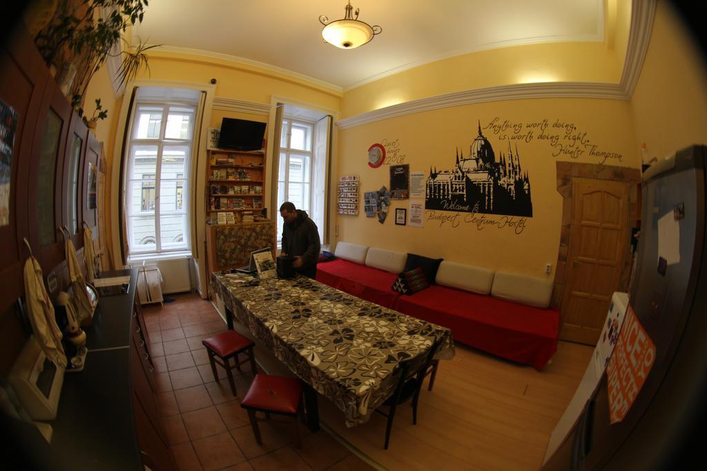 Budapest Centrum Cozy Hostel Екстер'єр фото