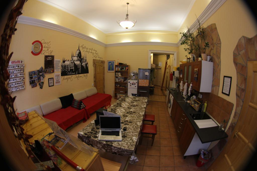 Budapest Centrum Cozy Hostel Екстер'єр фото